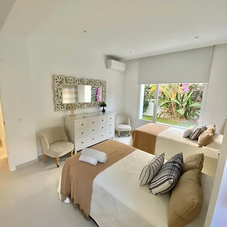 Beachfront House Holiday home *