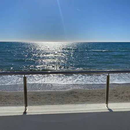 Beachfront House Holiday home